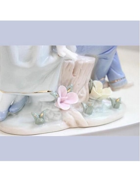 Figura de niña Porcella de porcelana