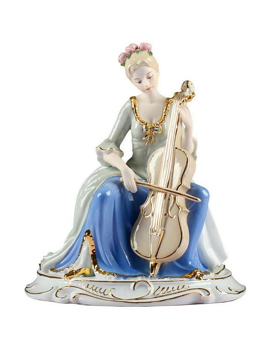 Figura de mujer de porcelana
