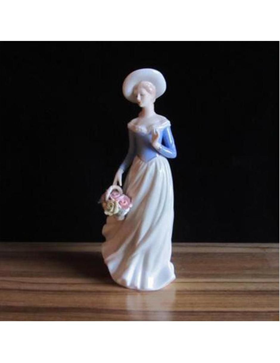 Figura decorativa de mujer de porcelana 5