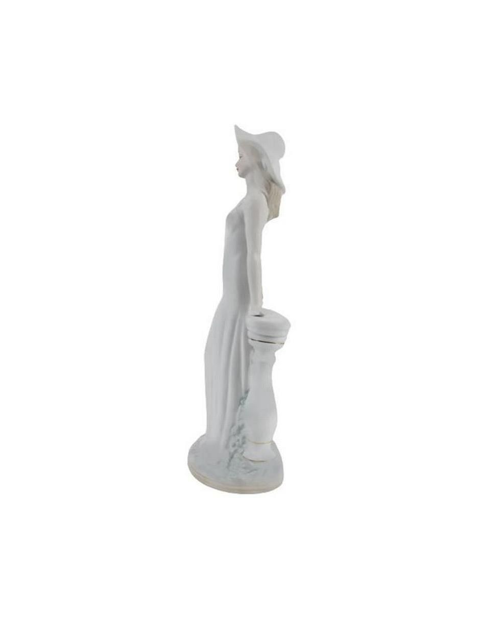 Figura de mujer Universal de porcelana 4