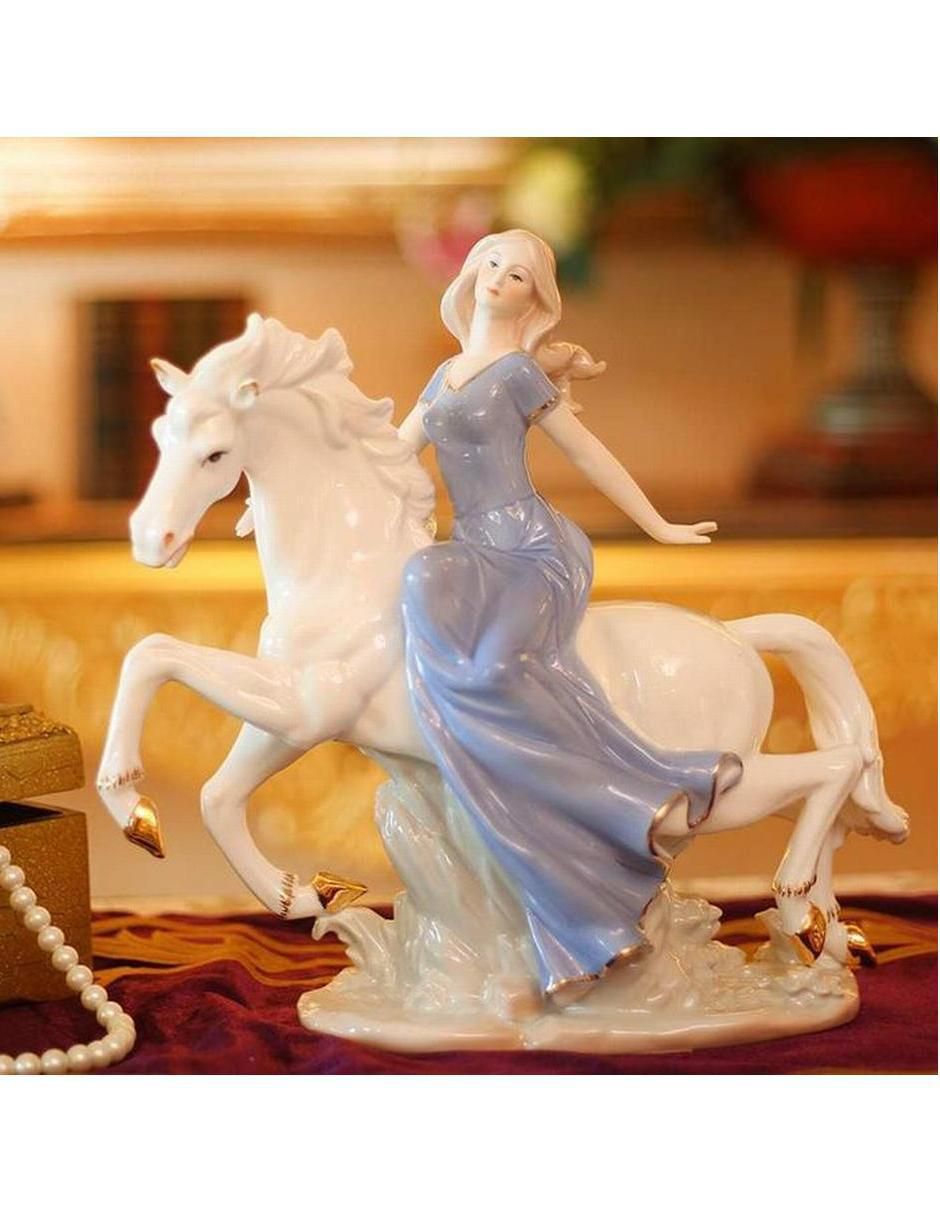Figura de mujer Universal de porcelana 2