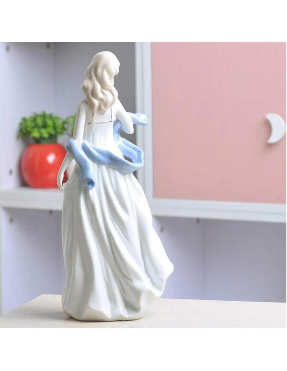Figura de mujer Universal de porcelana 5